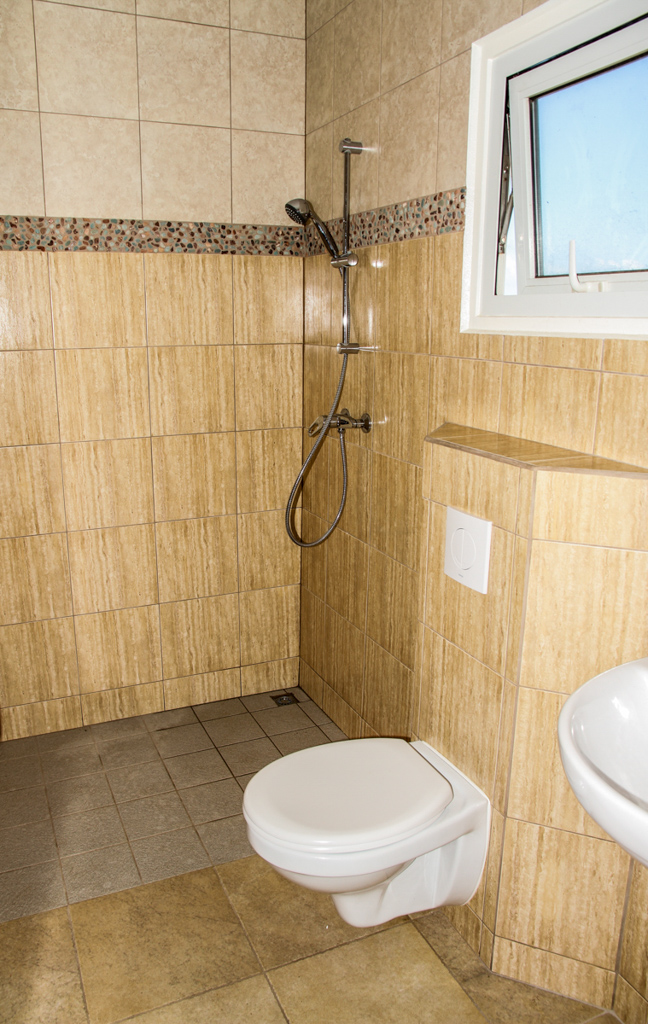 Bathroom detail at Kite Inn Aruba